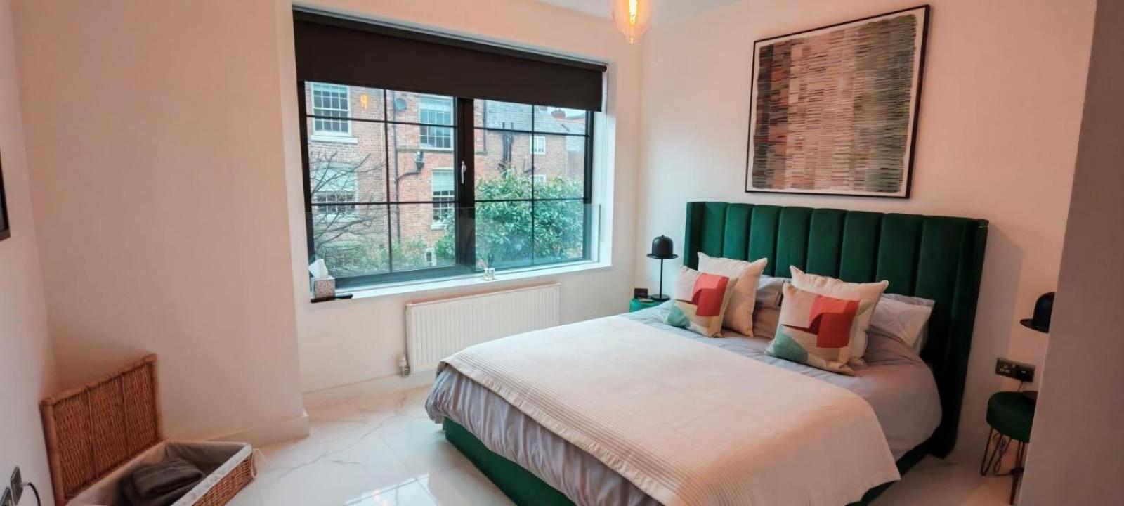Luxury Apartment: City Centre, Stylish, Modern Честер Экстерьер фото